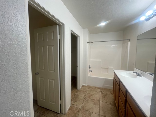 Detail Gallery Image 9 of 10 For 13824 Brynwood St, Victorville,  CA 92392 - 4 Beds | 2 Baths