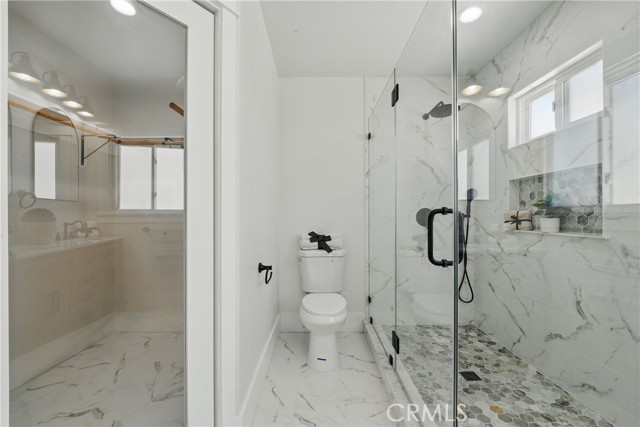 2111 S Bronson Ave, Los Angeles CA: https://media.crmls.org/medias/266d4f0a-d336-45e5-8fbb-303ebb474b6b.jpg