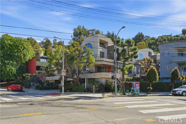 Image 18 of 26 For 2364 Duane Street 5