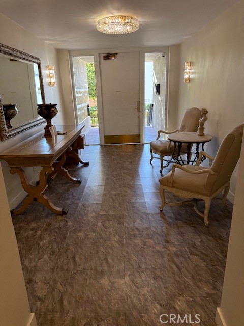 Detail Gallery Image 4 of 21 For 434 S Canon Dr #202,  Beverly Hills,  CA 90212 - 1 Beds | 2 Baths