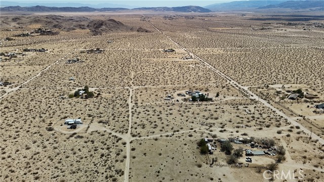Detail Gallery Image 7 of 11 For 760 Carmel St, Joshua Tree,  CA 92252 - – Beds | – Baths