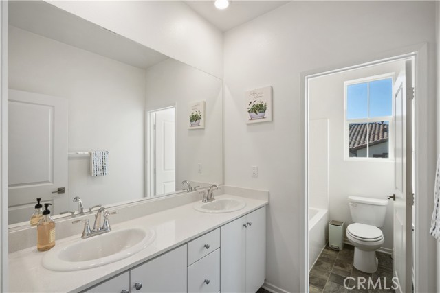 Detail Gallery Image 18 of 36 For 5604 Altamura Way #10,  Fontana,  CA 92336 - 4 Beds | 3 Baths