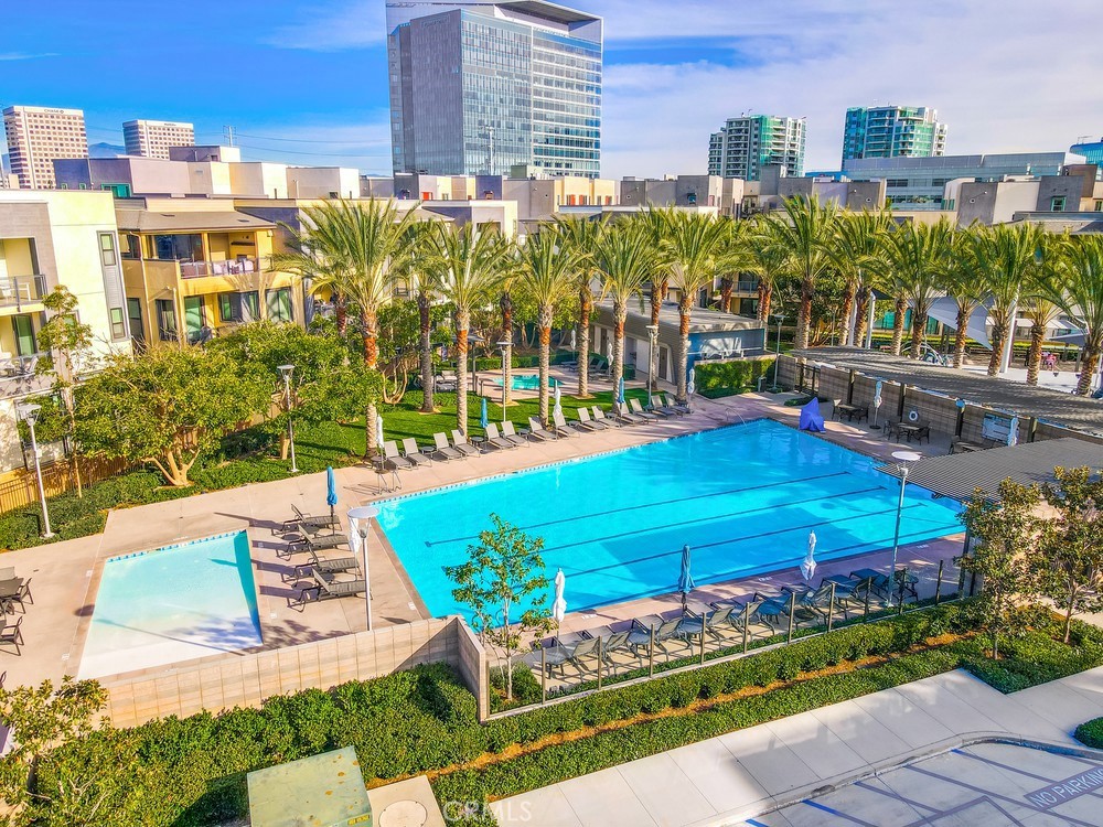https://media.crmls.org/medias/26702f19-487a-4904-9616-676caa319734.jpg?preset=X-Large