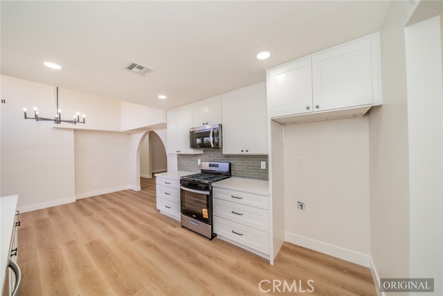 Detail Gallery Image 14 of 46 For 10524 58th St, Jurupa Valley,  CA 91752 - 5 Beds | 3/1 Baths