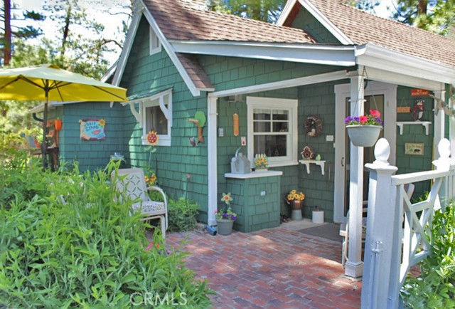 41191 Pennsylvania Avenue, Big Bear Lake CA: https://media.crmls.org/medias/2671159b-424e-4cee-b975-cc5502ccc509.jpg