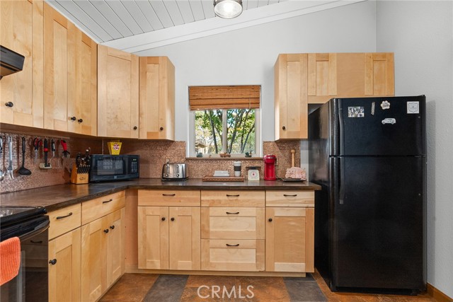 Image 17 of 67 For 2921 Bohemia Avenue