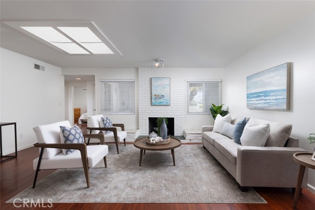 Detail Gallery Image 5 of 18 For 7901 Rhine Dr, Huntington Beach,  CA 92647 - 4 Beds | 2 Baths