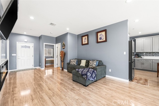 Detail Gallery Image 12 of 57 For 10588 Peach Ave, California City,  CA 93505 - 4 Beds | 2/1 Baths