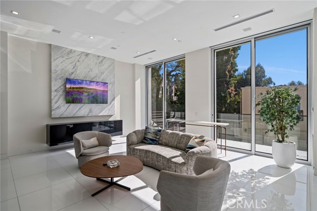 Detail Gallery Image 10 of 64 For 9459 Beverly Crest Dr, Beverly Hills,  CA 90210 - 5 Beds | 7 Baths