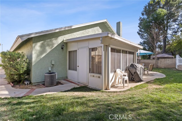 Detail Gallery Image 4 of 42 For 27945 Sycamore Creek, Valencia,  CA 91354 - 4 Beds | 2 Baths
