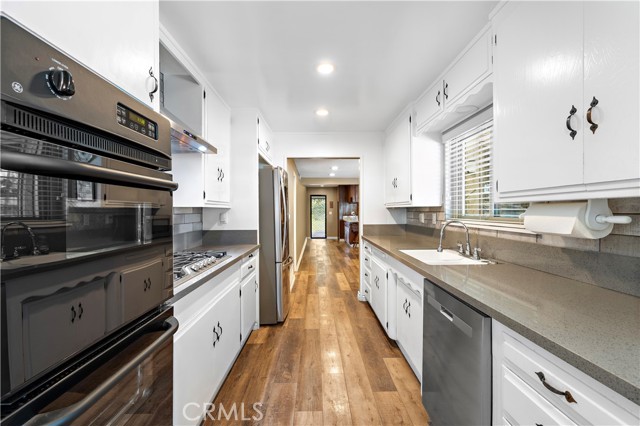 2304 Lewis Street, Santa Ana CA: https://media.crmls.org/medias/2672c321-7420-446a-b737-39e977a222b4.jpg