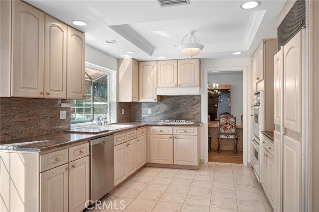 Detail Gallery Image 15 of 41 For 10433 Wystone Ave, Porter Ranch,  CA 91326 - 4 Beds | 2/1 Baths