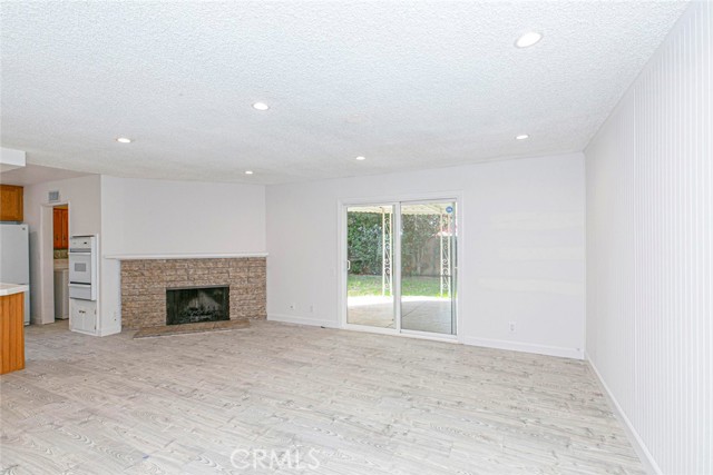 22504 Hartland St, West Hills CA: https://media.crmls.org/medias/2673e424-f5c0-449b-99f7-11f4bd4a18c3.jpg