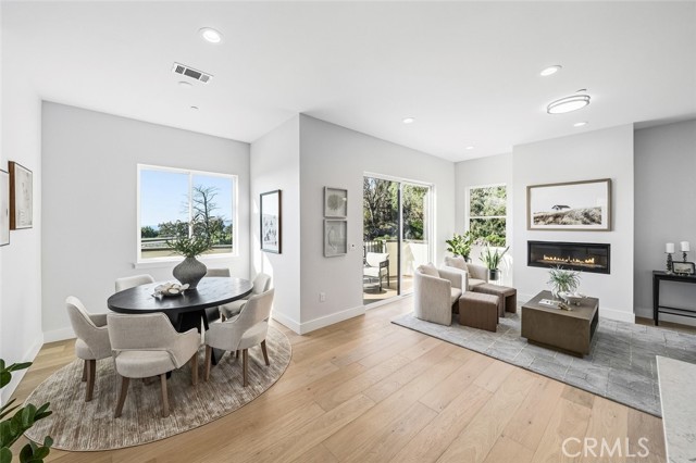 Detail Gallery Image 3 of 49 For 2736 Barcelona Street, Pismo Beach,  CA 93449 - 3 Beds | 3 Baths