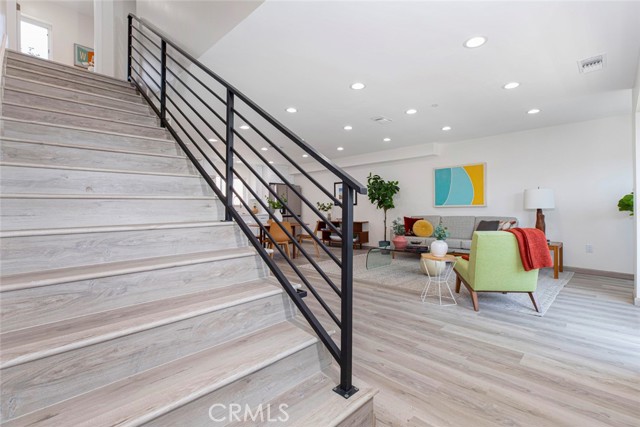 Detail Gallery Image 12 of 36 For 1754 N Berendo St #B,  Los Angeles,  CA 90027 - 3 Beds | 2/1 Baths