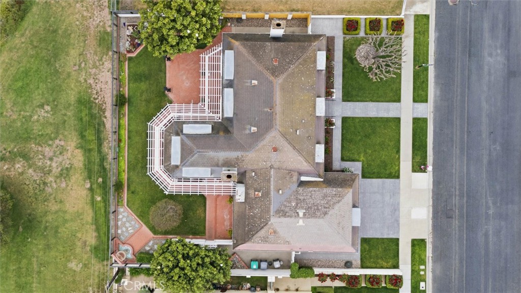 https://media.crmls.org/medias/2674d601-e6f3-40c0-8db1-c9d0c977595d.jpg?preset=X-Large