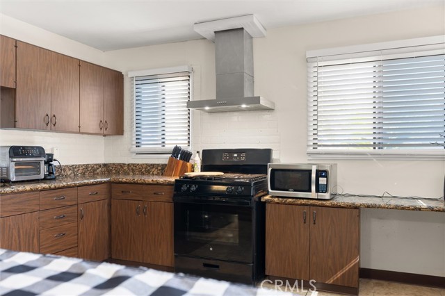 Detail Gallery Image 11 of 35 For 616 S Boxwood St, Anaheim,  CA 92802 - 4 Beds | 2 Baths