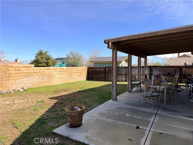 Detail Gallery Image 2 of 19 For 13640 Summit View St, Hesperia,  CA 92344 - 3 Beds | 2 Baths