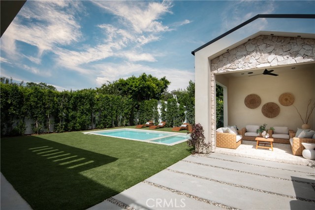 Detail Gallery Image 18 of 22 For 4500 Calhoun Ave, Sherman Oaks,  CA 91423 - 4 Beds | 4/1 Baths