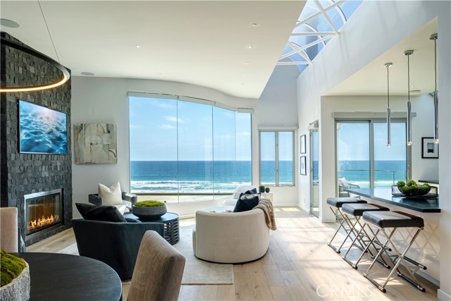 2522 The Strand, Manhattan Beach CA: https://media.crmls.org/medias/2678a570-dcbf-4aca-a0ea-fff03e4b39ec.jpg