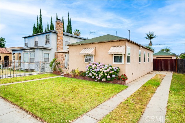 5870 Lemon Avenue, Long Beach CA: https://media.crmls.org/medias/26791ad2-9351-4c56-b1ab-baa3143966f2.jpg