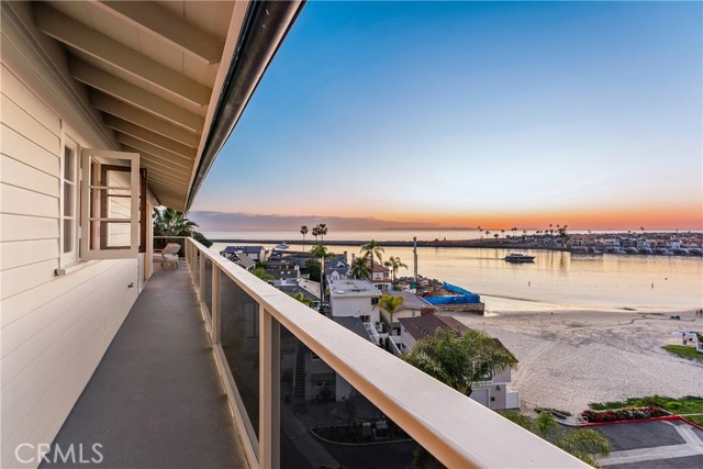Detail Gallery Image 44 of 54 For 2727 Ocean Bld, Corona Del Mar,  CA 92625 - 3 Beds | 4/1 Baths