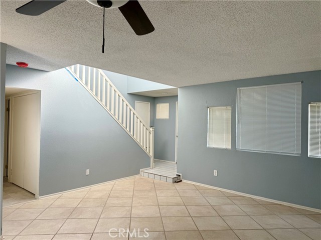 Detail Gallery Image 4 of 22 For 10850 Almond St, Adelanto,  CA 92301 - 3 Beds | 2/1 Baths