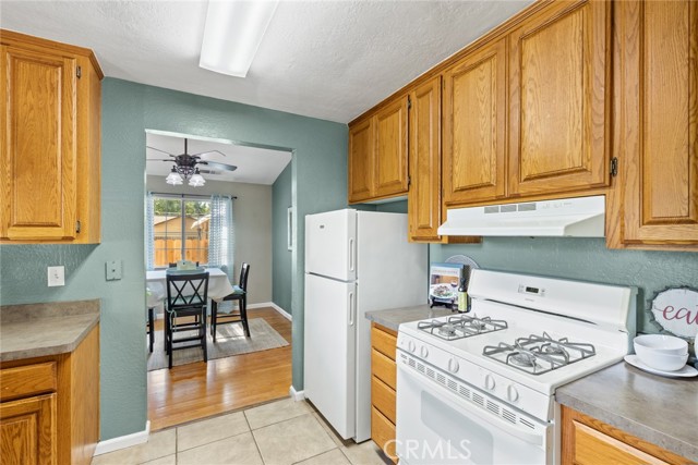 310 Henshaw Ave, Chico CA: https://media.crmls.org/medias/267b4e83-121c-4a4d-b870-dba25d7be7a6.jpg