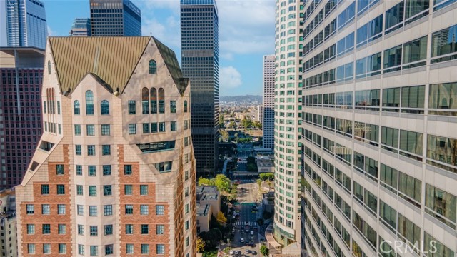 515 S Olive Street, Los Angeles CA: https://media.crmls.org/medias/267b6c22-6f48-4471-908e-03922b4fa7f0.jpg