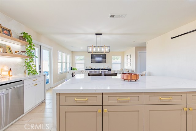 Detail Gallery Image 14 of 30 For 116 Yosemite, Perris,  CA 92570 - 3 Beds | 2/1 Baths