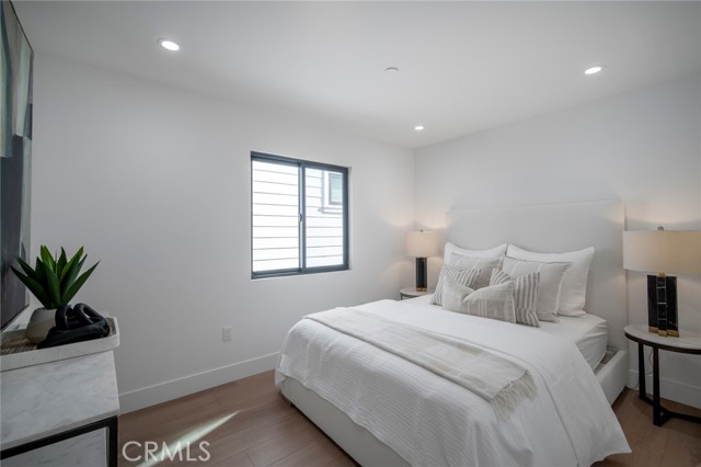 Detail Gallery Image 26 of 33 For 916 W Balboa Bld, Newport Beach,  CA 92661 - 6 Beds | 4/2 Baths