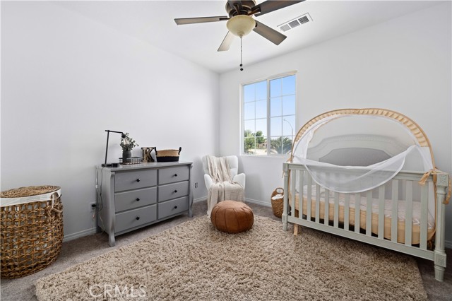 5080 Meadowsweet Drive, Palmdale CA: https://media.crmls.org/medias/267bdd82-0333-4022-adc1-7d7b39135fb7.jpg