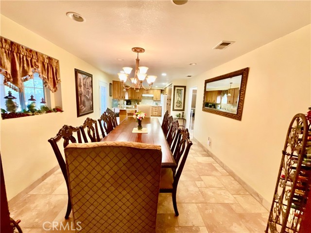 10195 Shangri La Avenue, Hesperia CA: https://media.crmls.org/medias/267be473-6c30-4d2d-9ef1-37f69c7fec93.jpg