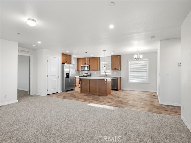 Detail Gallery Image 6 of 39 For 12526 Ponderosa Rd, Pinon Hills,  CA 92372 - 3 Beds | 2 Baths