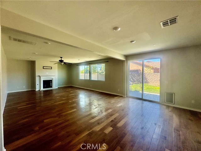 Detail Gallery Image 7 of 23 For 23340 Rhinestone Ct, Wildomar,  CA 92595 - 5 Beds | 3 Baths