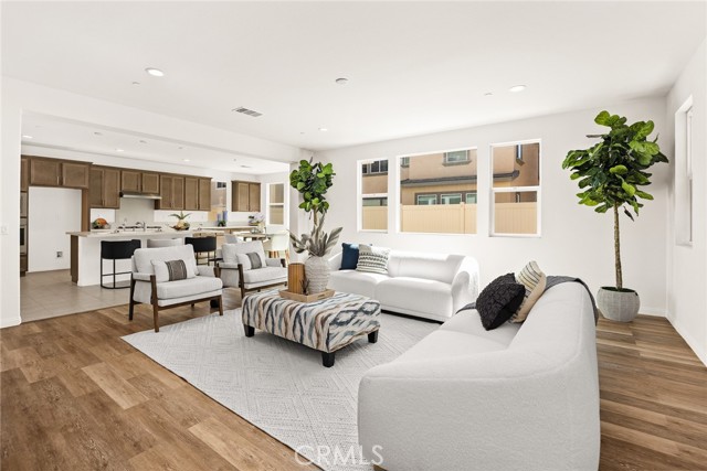 16114 Almond Avenue, Chino CA: https://media.crmls.org/medias/267dadec-7381-493d-a325-85bebd594130.jpg