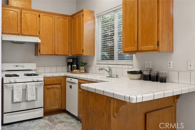 Detail Gallery Image 8 of 30 For 2076 Rochester Dr, Chico,  CA 95928 - 3 Beds | 2 Baths