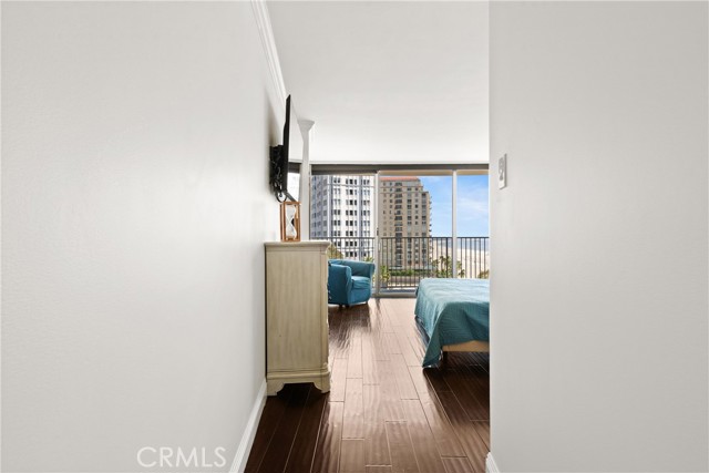 700 E Ocean Boulevard, Long Beach CA: https://media.crmls.org/medias/267dfac0-a397-413f-a87a-1d10955ba0fb.jpg