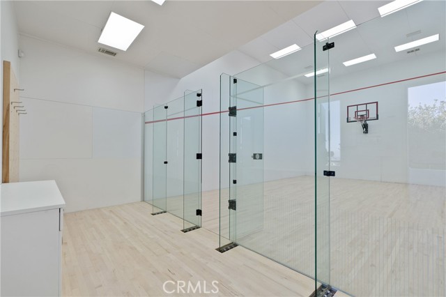 Detail Gallery Image 24 of 28 For 1436 Summitridge Dr, Beverly Hills,  CA 90210 - 4 Beds | 5/1 Baths