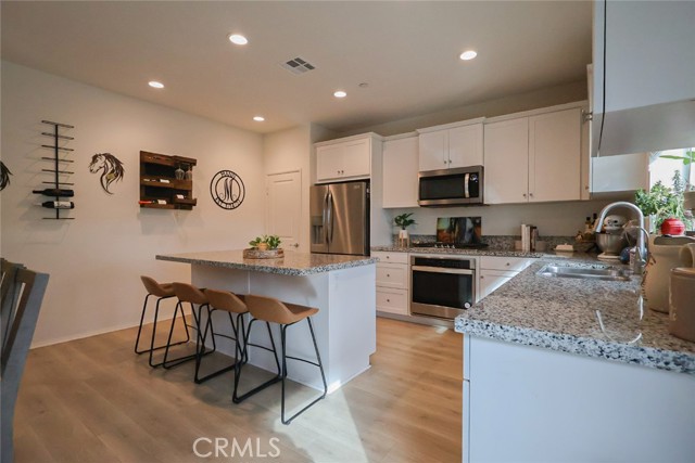 Detail Gallery Image 6 of 51 For 24155 Dusty Trail, Menifee,  CA 92587 - 4 Beds | 3/1 Baths