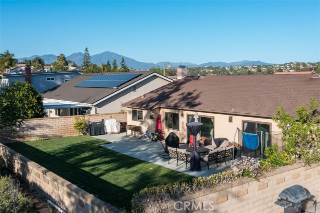 24911 Via Santa Cruz, Mission Viejo CA: https://media.crmls.org/medias/268200c0-54fd-4516-92ac-bdc0bcb4b844.jpg