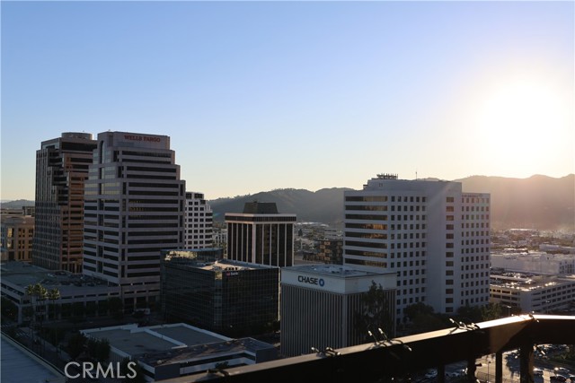 Detail Gallery Image 5 of 38 For 222 Monterey Rd #1603,  Glendale,  CA 91206 - 2 Beds | 2 Baths