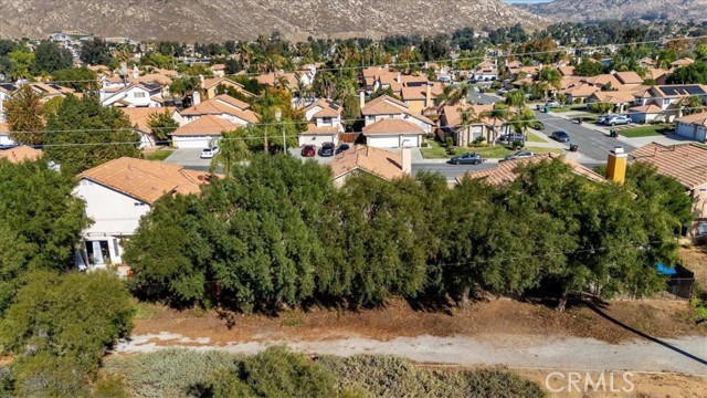 Detail Gallery Image 35 of 37 For 10401 via Apolina, Moreno Valley,  CA 92557 - 4 Beds | 2/1 Baths