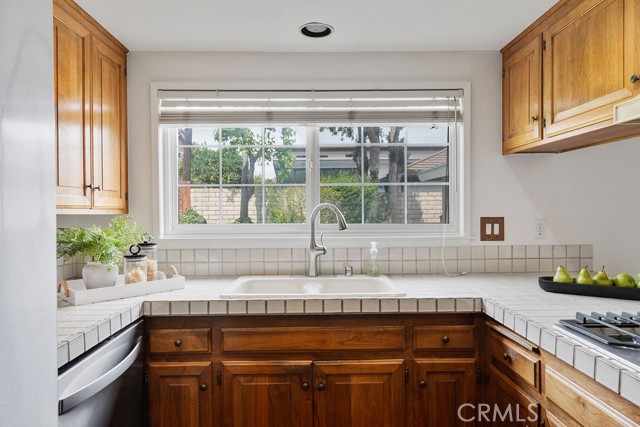 Image 10 of 41 For 17442 Parker Drive