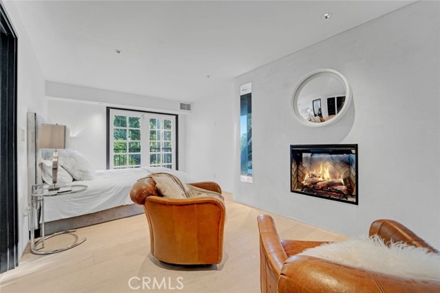 Detail Gallery Image 28 of 39 For 1782 Viewmont Dr, Los Angeles,  CA 90069 - 3 Beds | 4/1 Baths