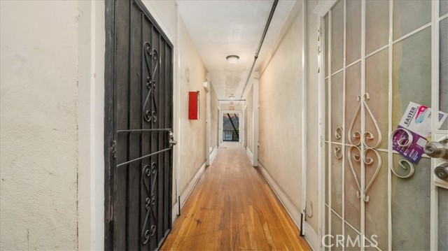 Detail Gallery Image 4 of 17 For 323 W 4th St #201,  Long Beach,  CA 90802 - 1 Beds | 1 Baths