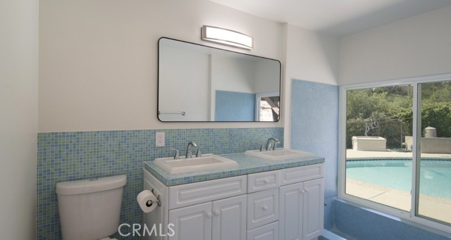 Detail Gallery Image 18 of 28 For 4610 Cerrillos Dr, Woodland Hills,  CA 91364 - 4 Beds | 2 Baths