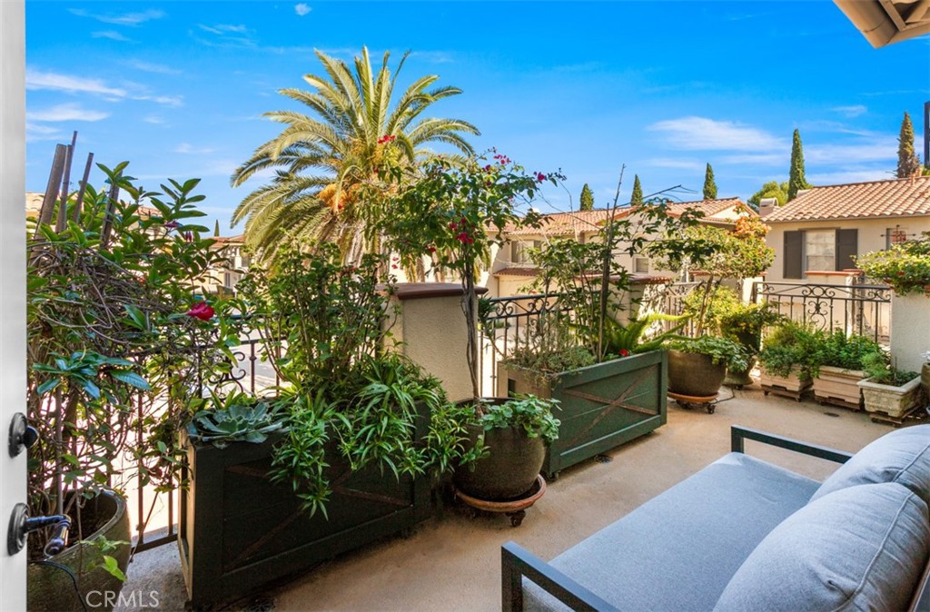 MLS #OC25243202 image #12