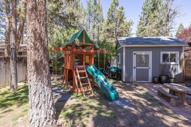 Detail Gallery Image 37 of 43 For 945 Tinker Bell Ave, Big Bear City,  CA 92314 - 3 Beds | 2 Baths