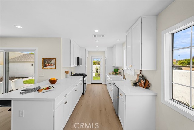 23401 Anza Ave, Torrance CA: https://media.crmls.org/medias/26855cc8-ef94-4c31-a8f6-161382f8a773.jpg